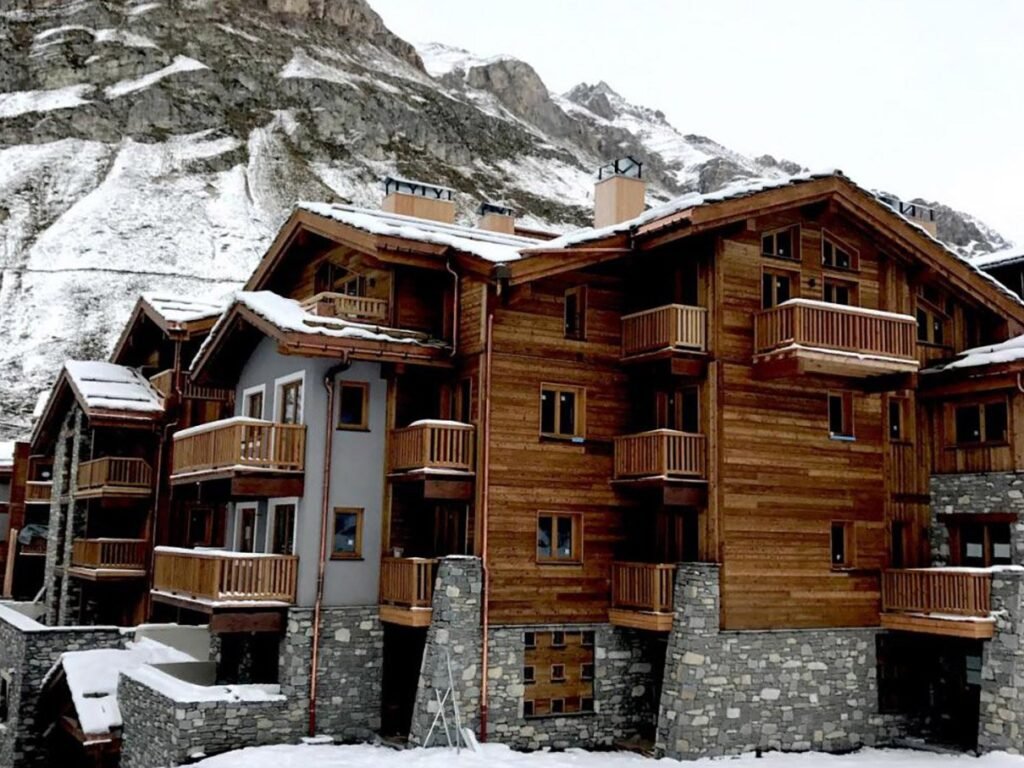 Ski-in ski-out exterior of Apartment Lorenzo, a luxury chalet in Courchevel